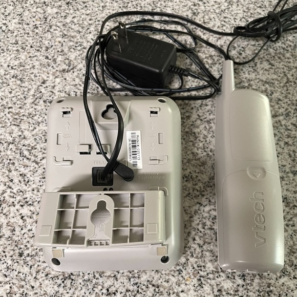 VTech 5.8 Ghz Single Line Cordless Phone w/ Caller ID, White Telephone - Picture 5 of 10